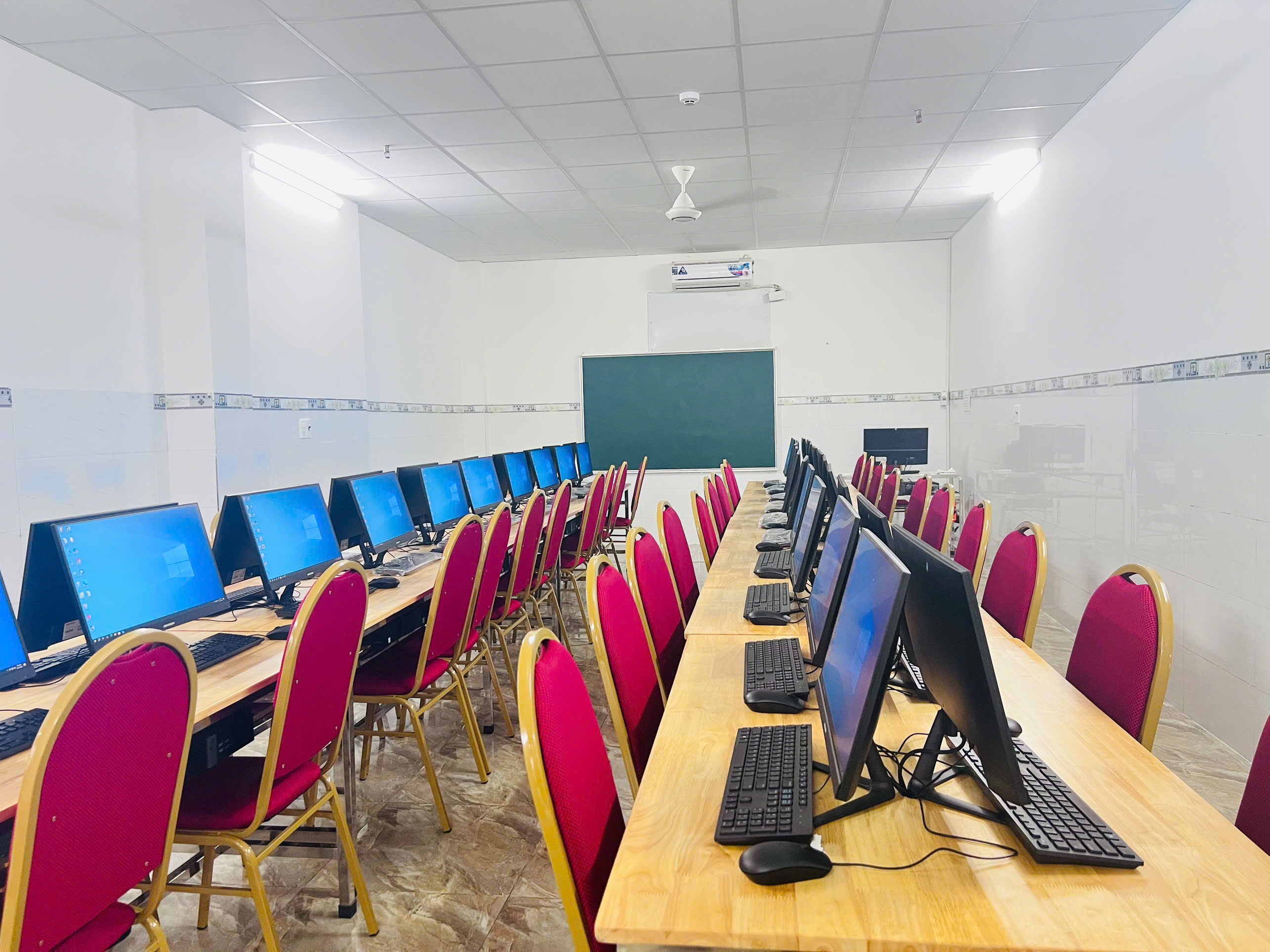 Môi Trường Học Lớp 10 Thân Thiện, Hiểu Tâm Lý Học Sinh